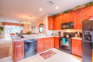 Executive Townhome, 3 Bedrooms, 3.5 Bathrooms | Private kitchen - Vista Cay Resort by Casiola Vacation Homes (Orlando)