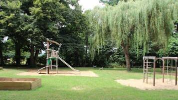 Children’s play area – outdoor