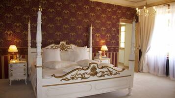 Tallelokero huoneessa, yksilöllisesti sisustettu