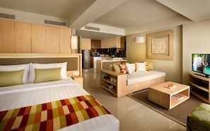 Minibar, in-room safe, desk, iron/ironing board - Citadines Kuta Beach Bali (Kuta)