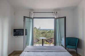 Ropa de cama de alta calidad y minibar (con algunos artículos gratuitos)