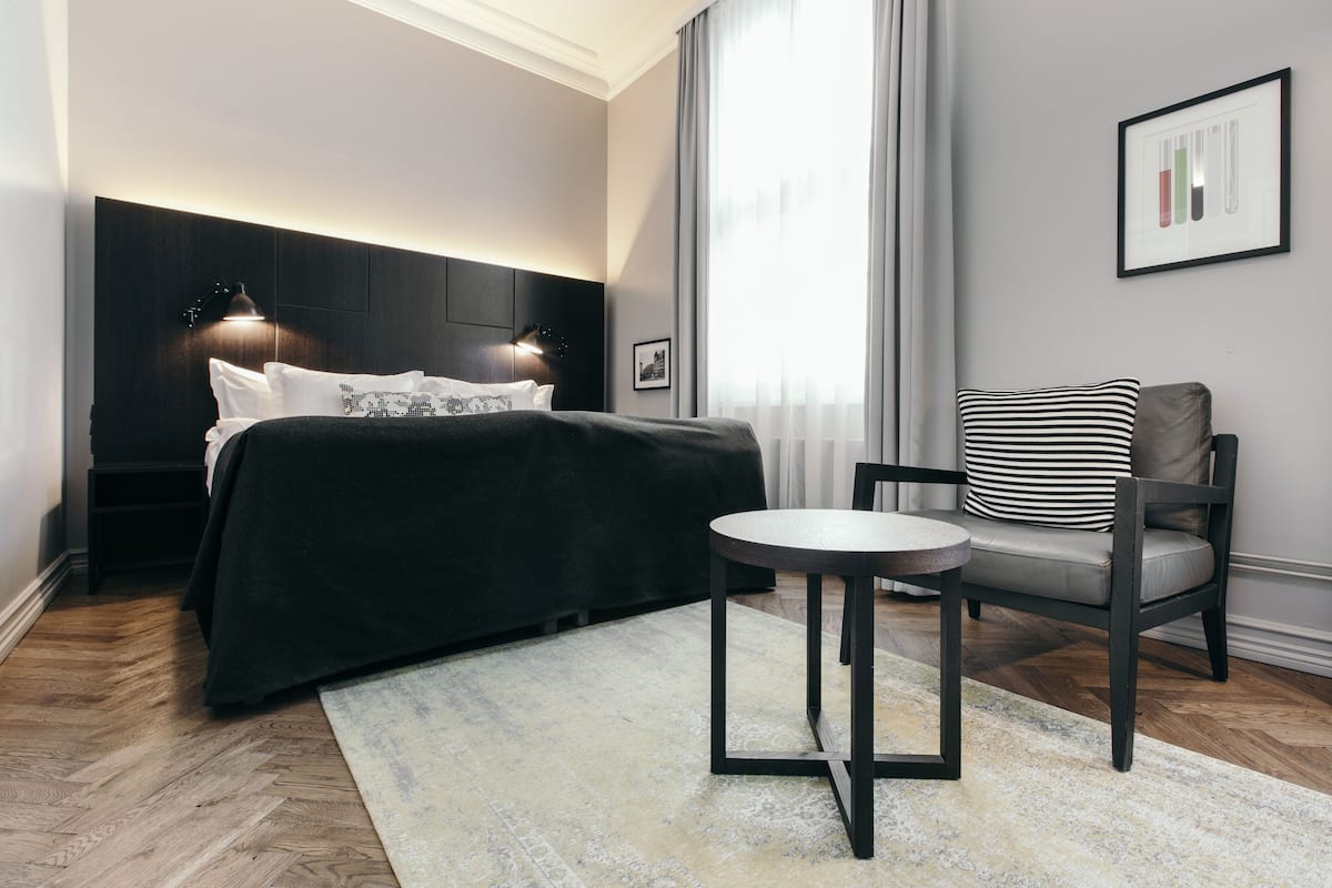 Doppia Superior | Biancheria da letto di alta qualità, materassi a doppio strato, minibar
