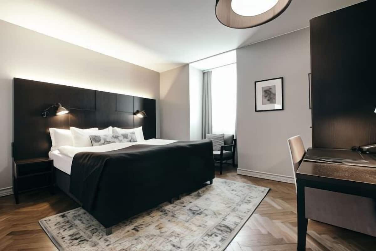 Biancheria da letto di alta qualità, materassi a doppio strato, minibar