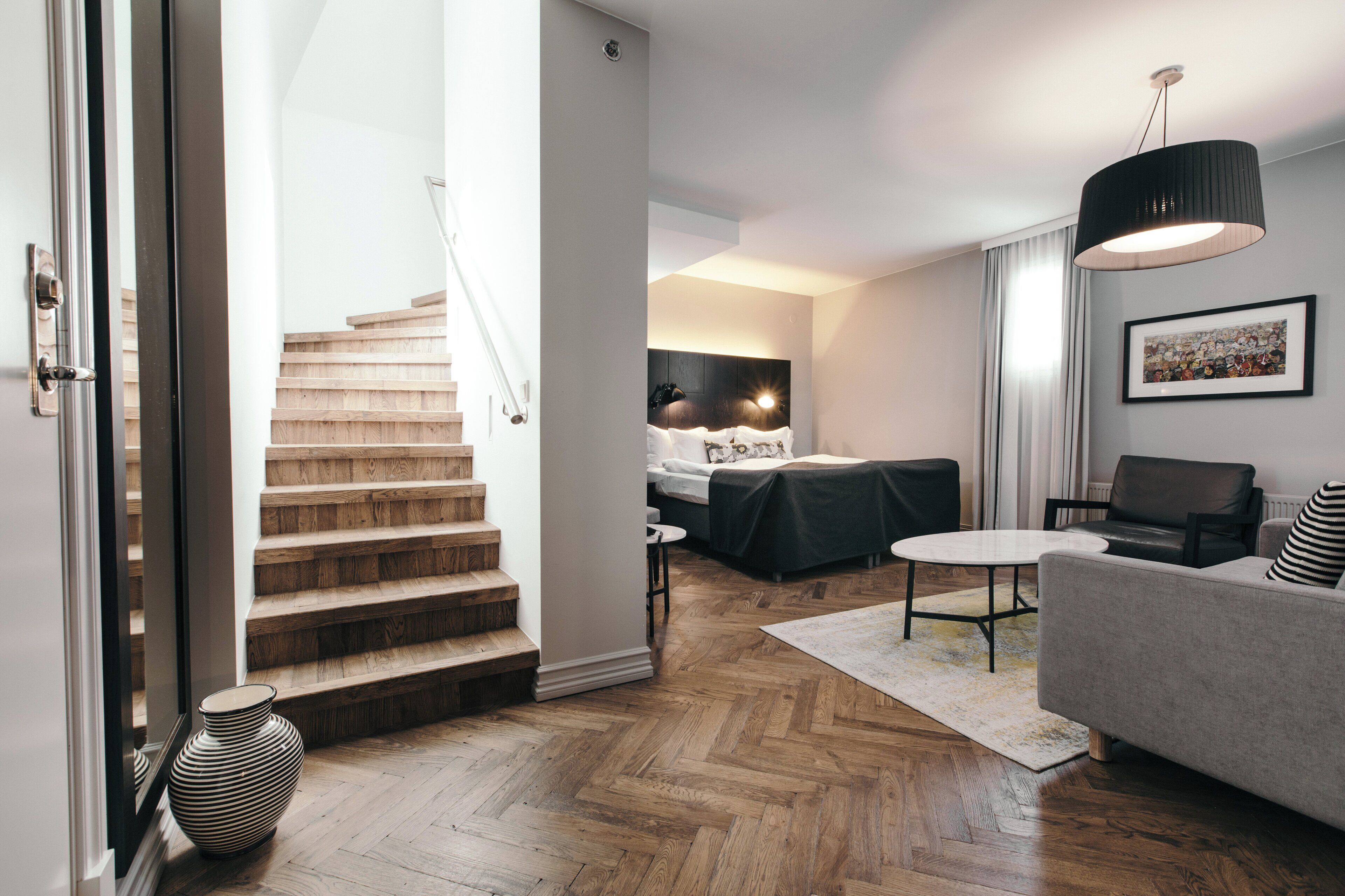 Suite | Premium bedding, pillow-top beds, minibar, in-room safe