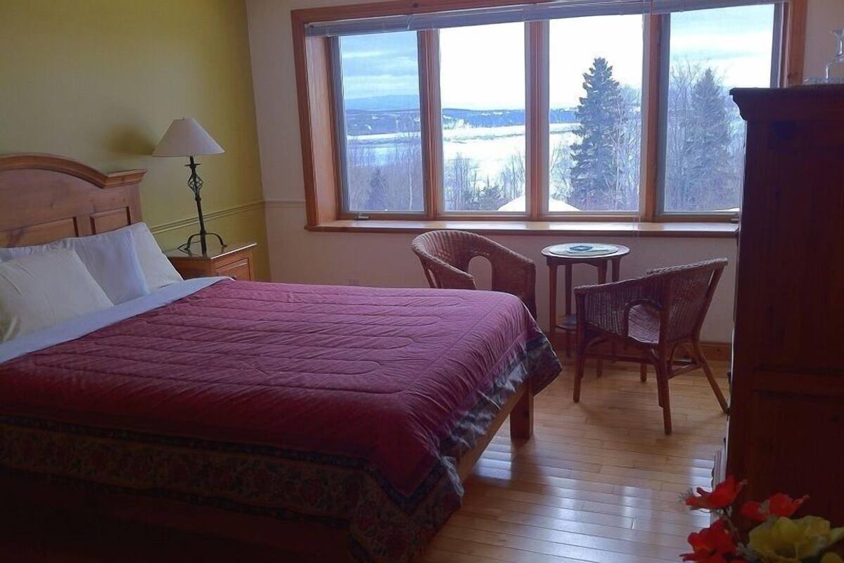 Standardzimmer, 1 Queen-Bett | Schallisolierte Zimmer, kostenloses WLAN, Bettwäsche