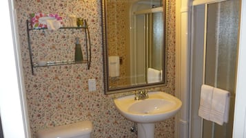 Suite, 1 King Bed, Kitchenette (Suite) | Bathroom | Separate bathtub and shower, jetted bath, designer toiletries
