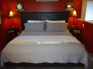 Suite, 1 King Bed, Kitchenette (Suite)