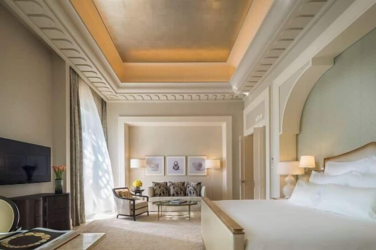 Egyptian cotton sheets, premium bedding, down comforters, pillowtop beds