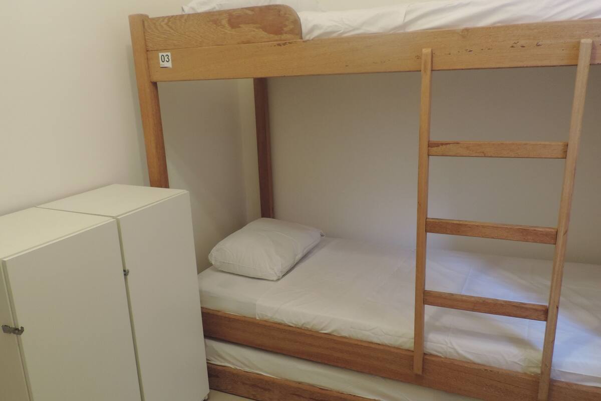 Cama em Dormitorio com 4 Camas - VENEZA