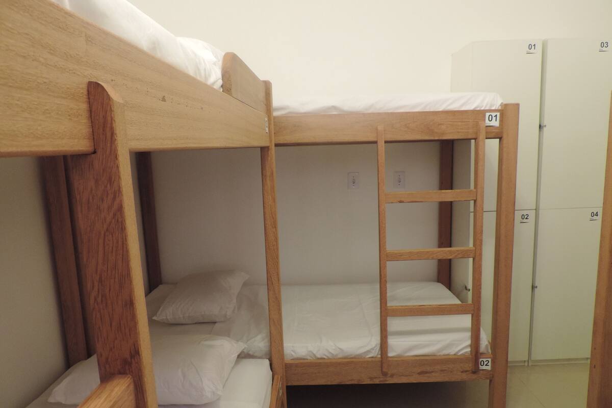 Cama em Dormitorio Misto com 8 Camas - SIENA