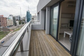 Deluxe-Apartment | Schreibtisch, schallisolierte Zimmer, Bügeleisen/Bügelbrett