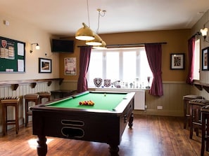 Bar (on property) - The Albert (Scarborough)