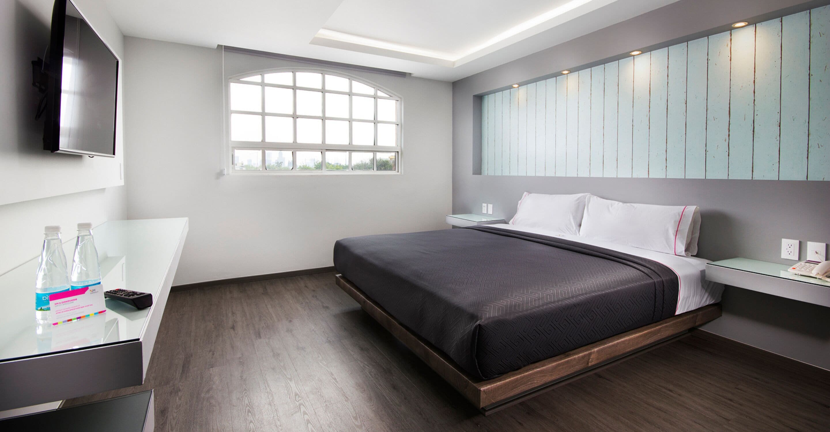 classic room (remodelada) | in-room safe, desk, free wifi, bed sheets