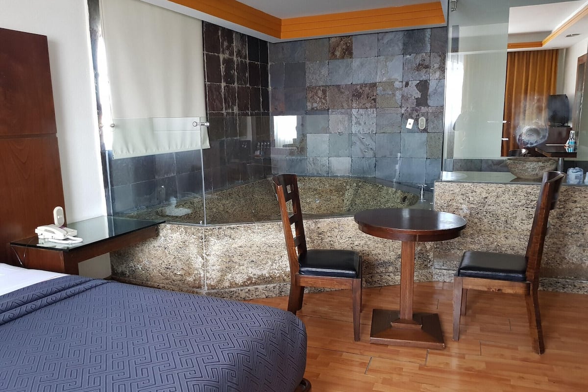 Coffres-forts dans les chambres, bureau, Wi-Fi gratuit, draps fournis