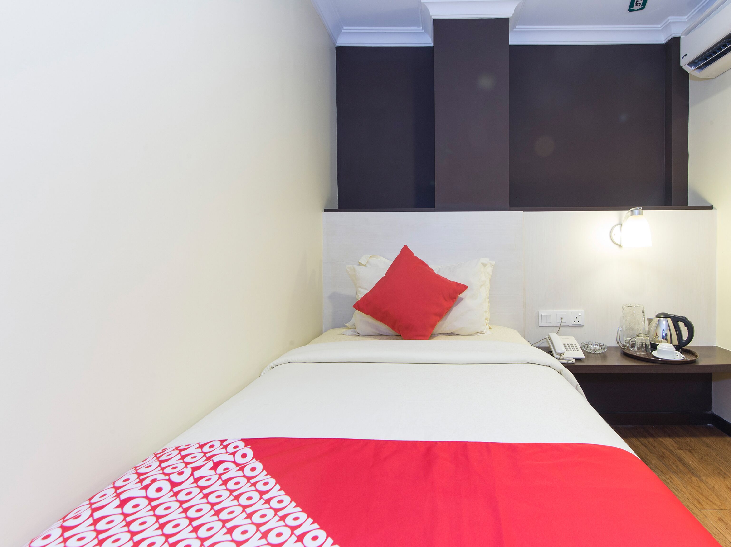 Free WiFi, bed sheets