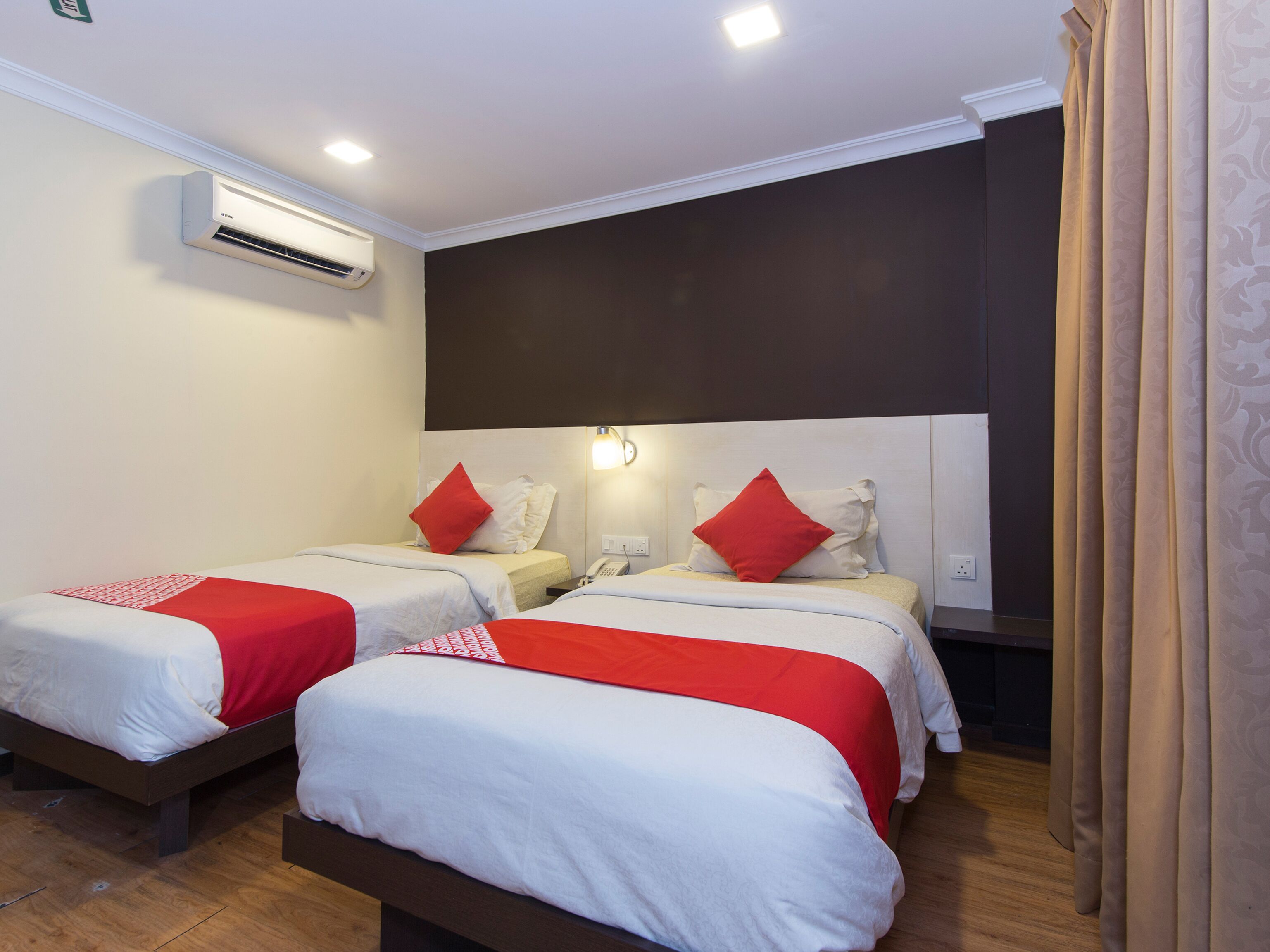 Free WiFi, bed sheets