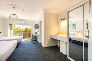 Desk, iron/ironing board, free WiFi, bed sheets - Nightcap at Blue Cattle Dog Hotel (St Clair)