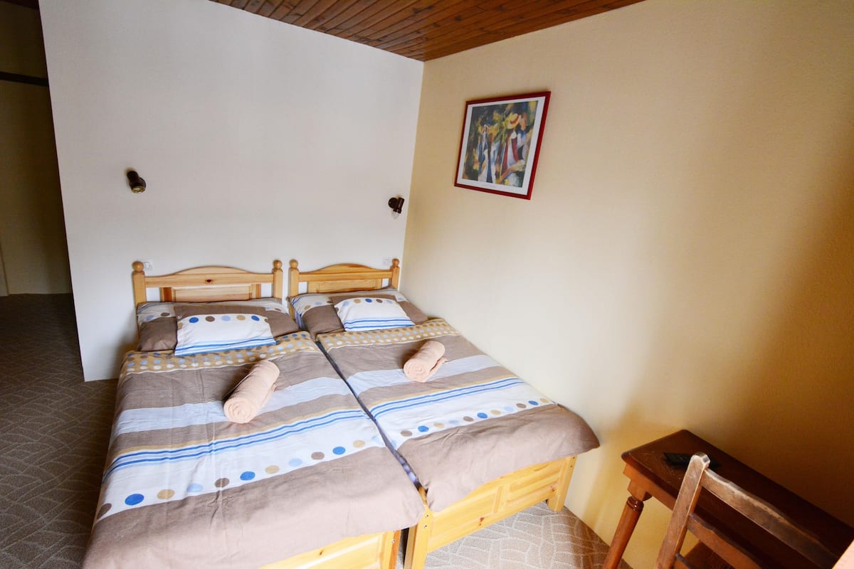 Habitación individual | Escritorio, cunas gratuitas y wifi gratis