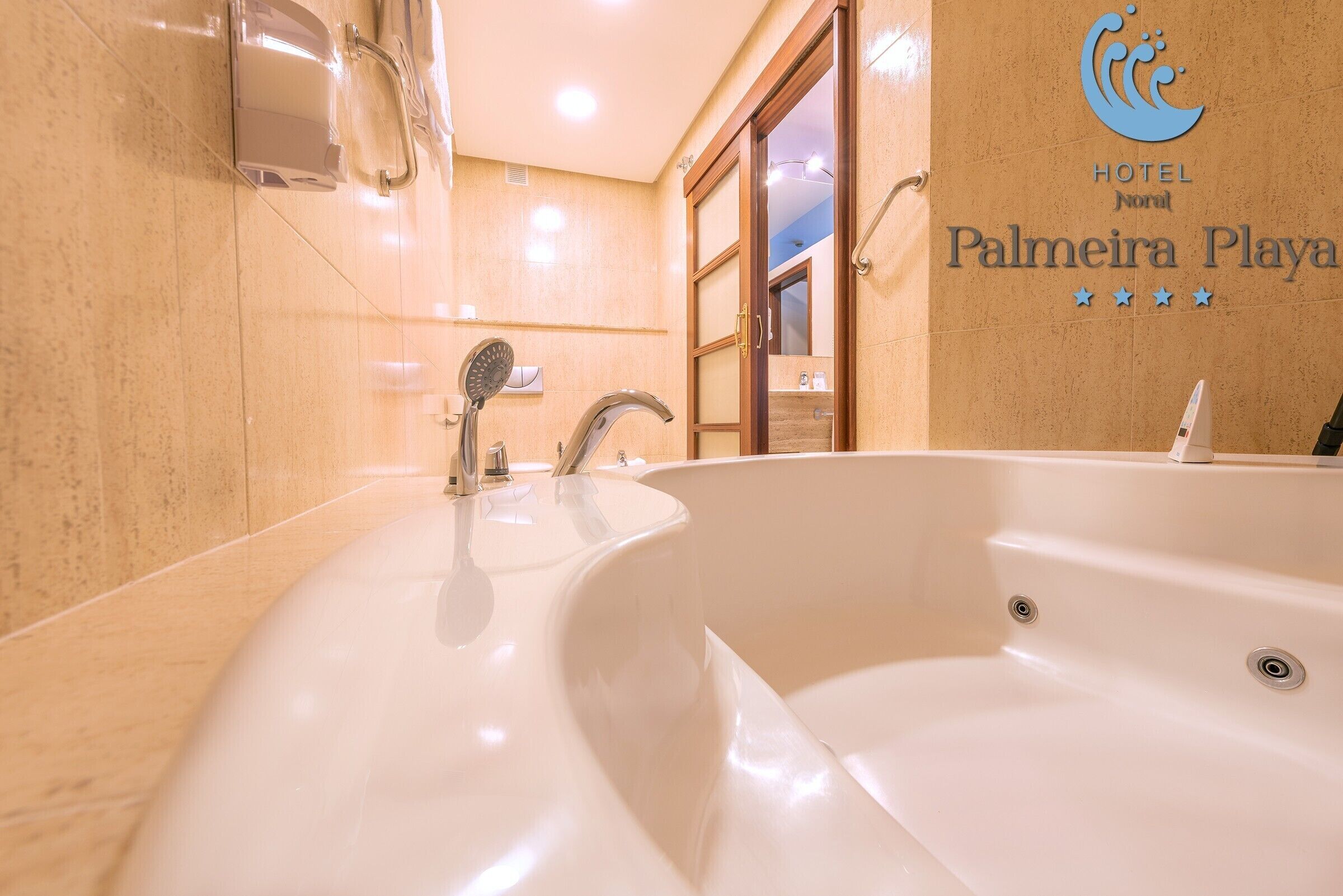 junior suite | jetted bathtub