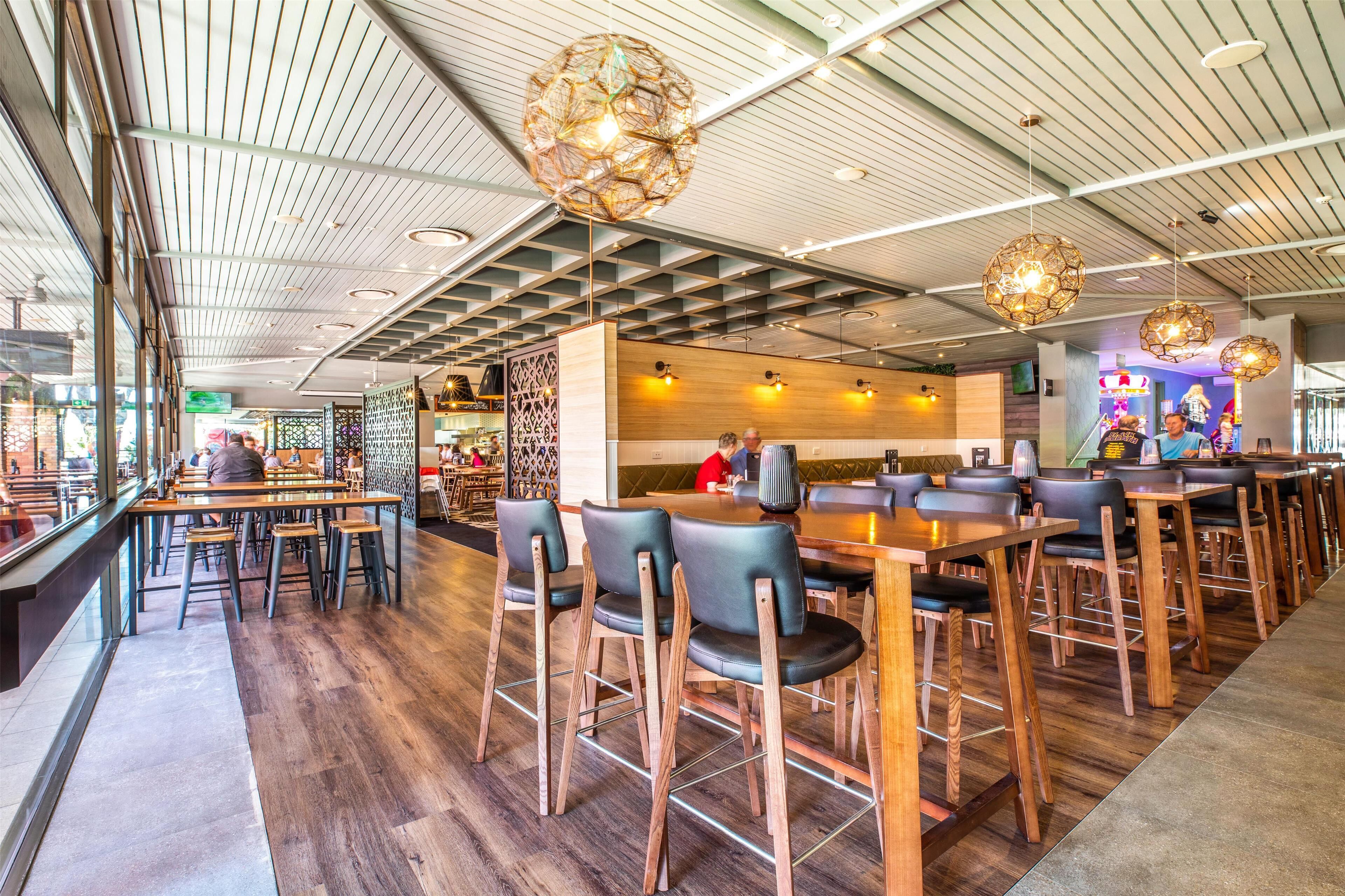 Foto - Nightcap at the Ranch Hotel