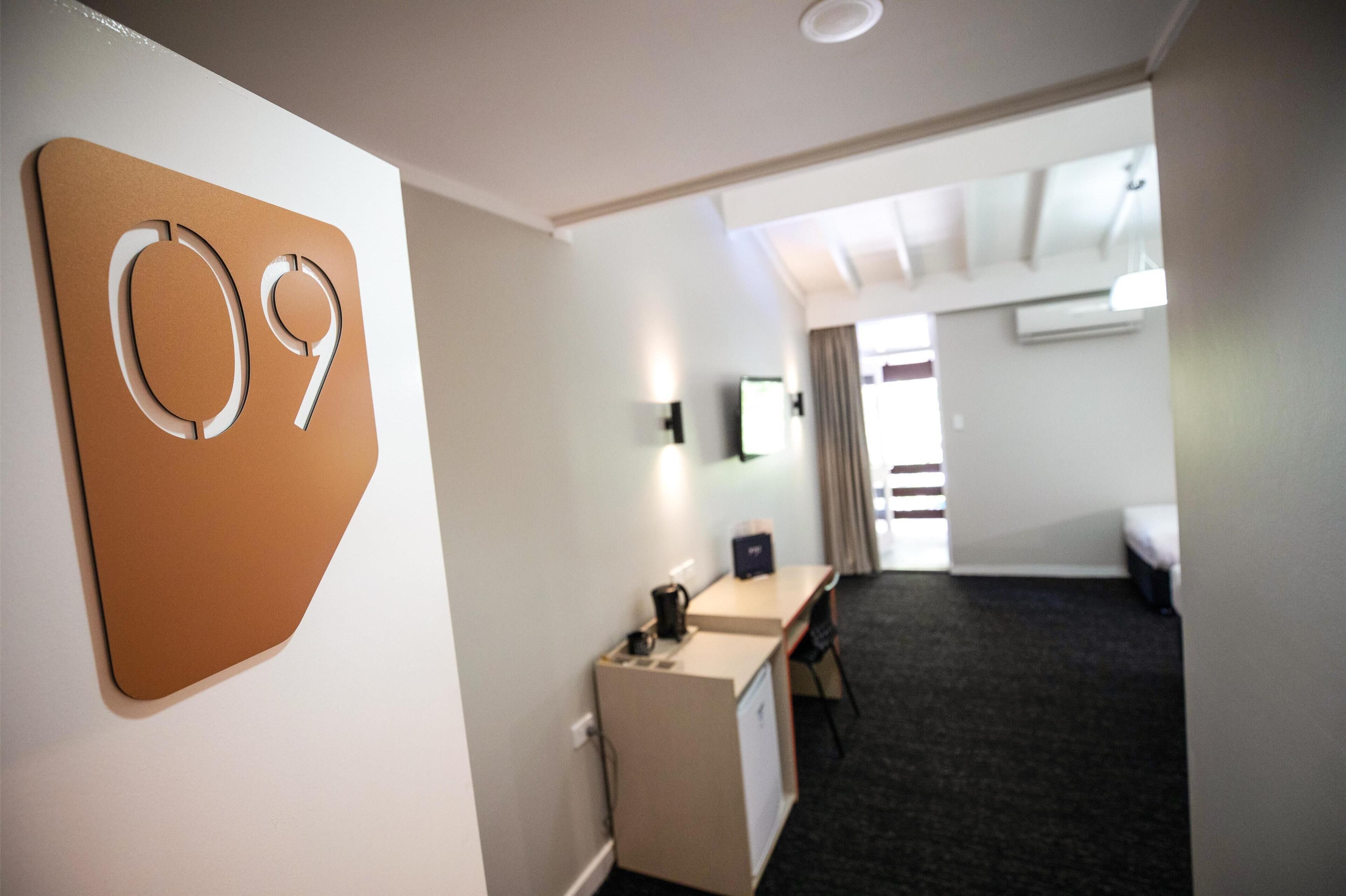 studio queen & single | desk, iron/ironing board, free cots/infant beds, rollaway beds