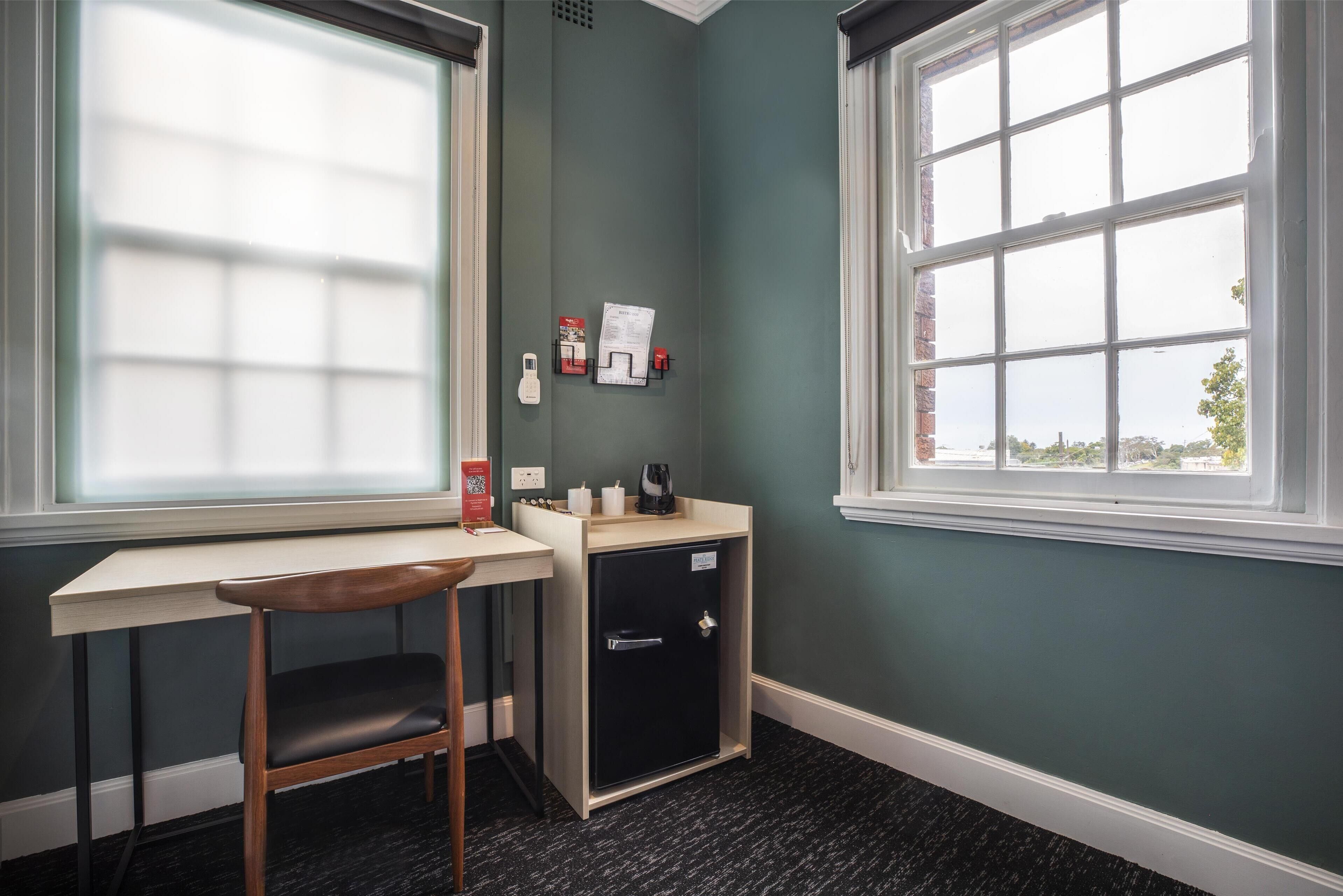 Bügeleisen/Bügelbrett, kostenloses WLAN, Bettwäsche