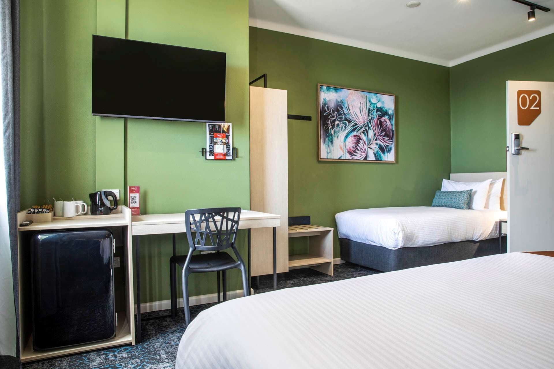 Fer et planche à repasser, Wi-Fi gratuit, draps fournis