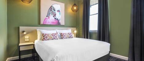 Iron/ironing board, free WiFi, bed sheets