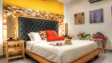 Szoba kétszemélyes ággyal | Egyiptomi pamut ágynemű, prémium ágynemű, minibár és széf a szobában