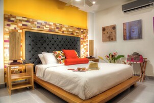 Egyptian cotton sheets, premium bedding, minibar, in-room safe