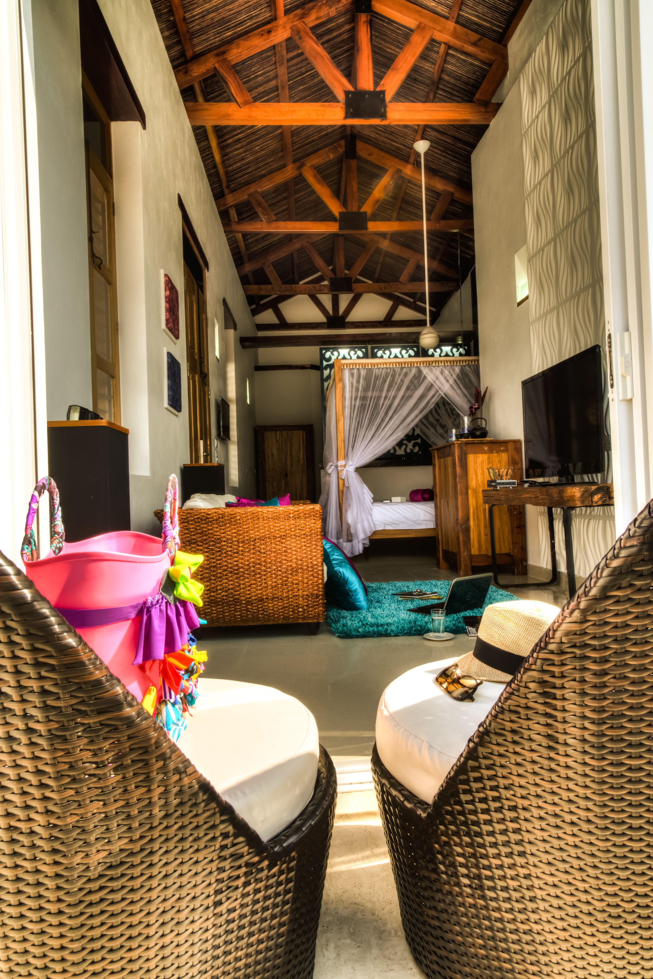 suite | living area | plasma tv