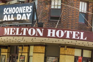 Front of property - Melton Hotel (Auburn)