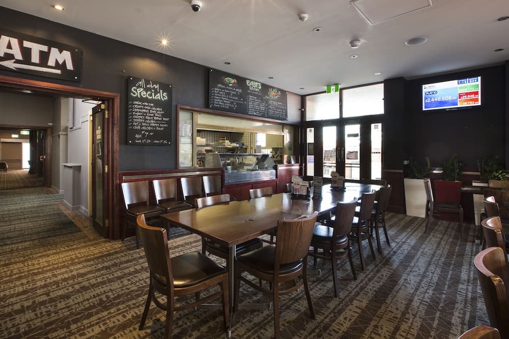 Melton Hotel
