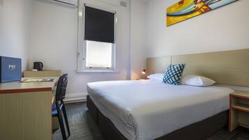 Schreibtisch, kostenloses WLAN, Bettwäsche