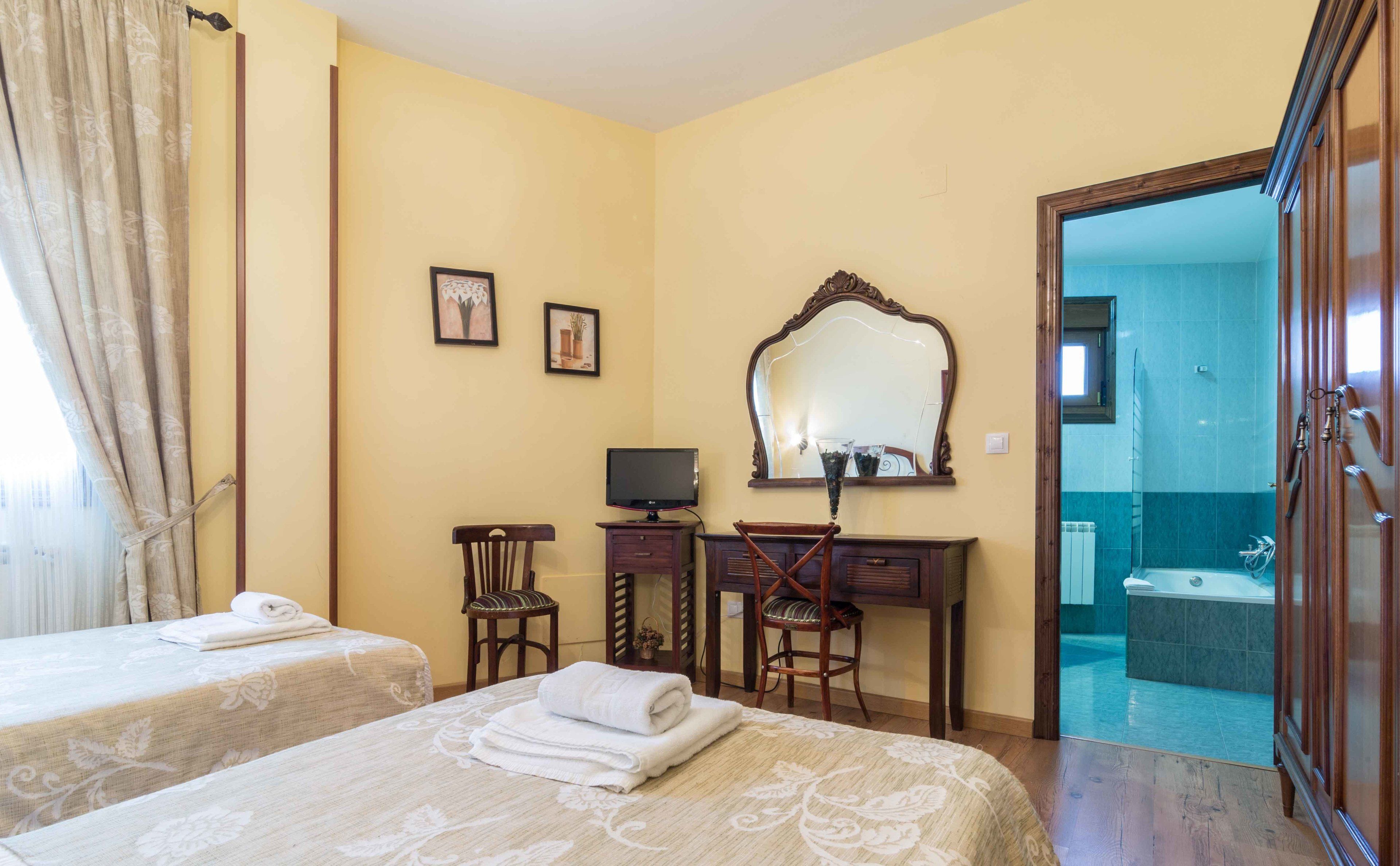 double room | premium bedding, minibar, in-room safe, desk