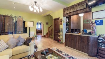 Habitación doble | Ropa de cama de alta calidad y minibar