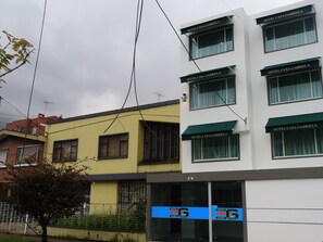 Front of property - Hotel Casa Gabriela (Bogotá)