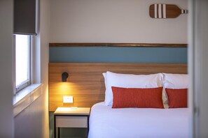 Desk, iron/ironing board, free WiFi, bed sheets - Nightcap at Ocean Beach Hotel (Umina Beach)