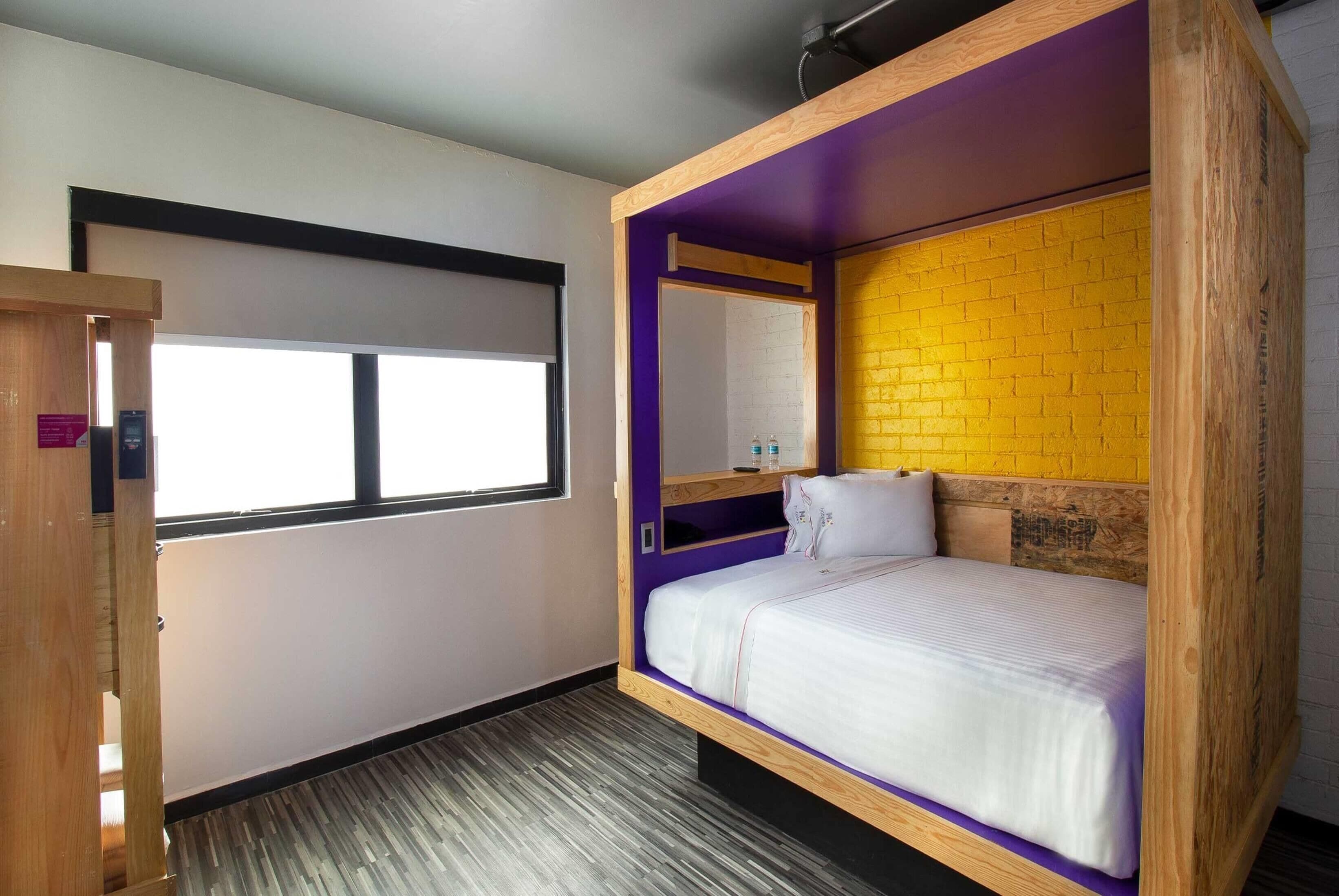 스위트, 퀸사이즈침대 2개, 금연 | 객실 내 금고, 책상, 다리미/다리미 판, 무료 WiFi