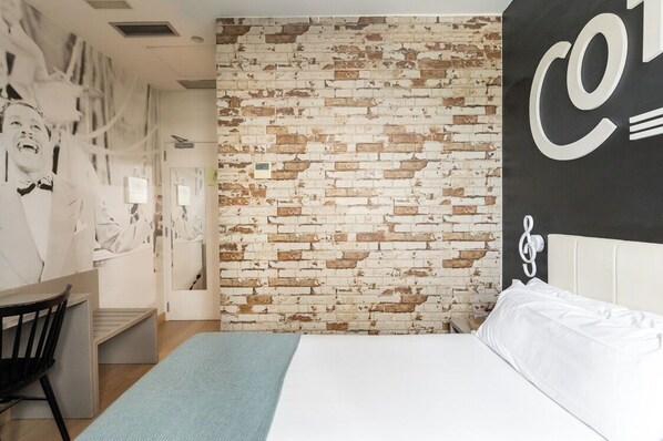 Literie hypoallergénique, minibar, coffres-forts dans les chambres