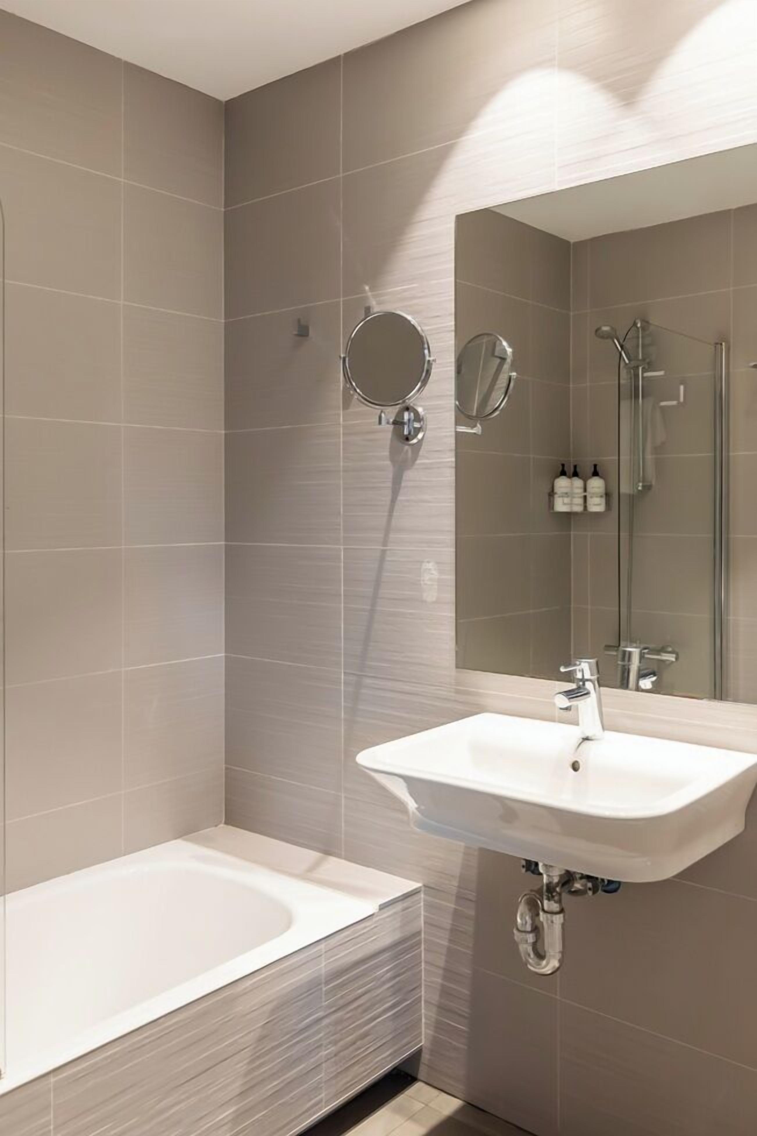triple room | bathroom | designer toiletries, hair dryer, towels, soap