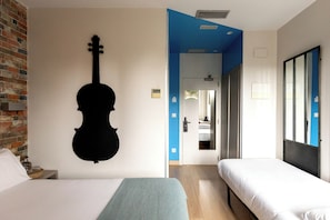 1 bedroom, hypo-allergenic bedding, minibar, in-room safe