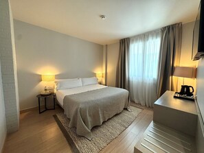 Habitación doble | Ropa de cama hipoalergénica y minibar 