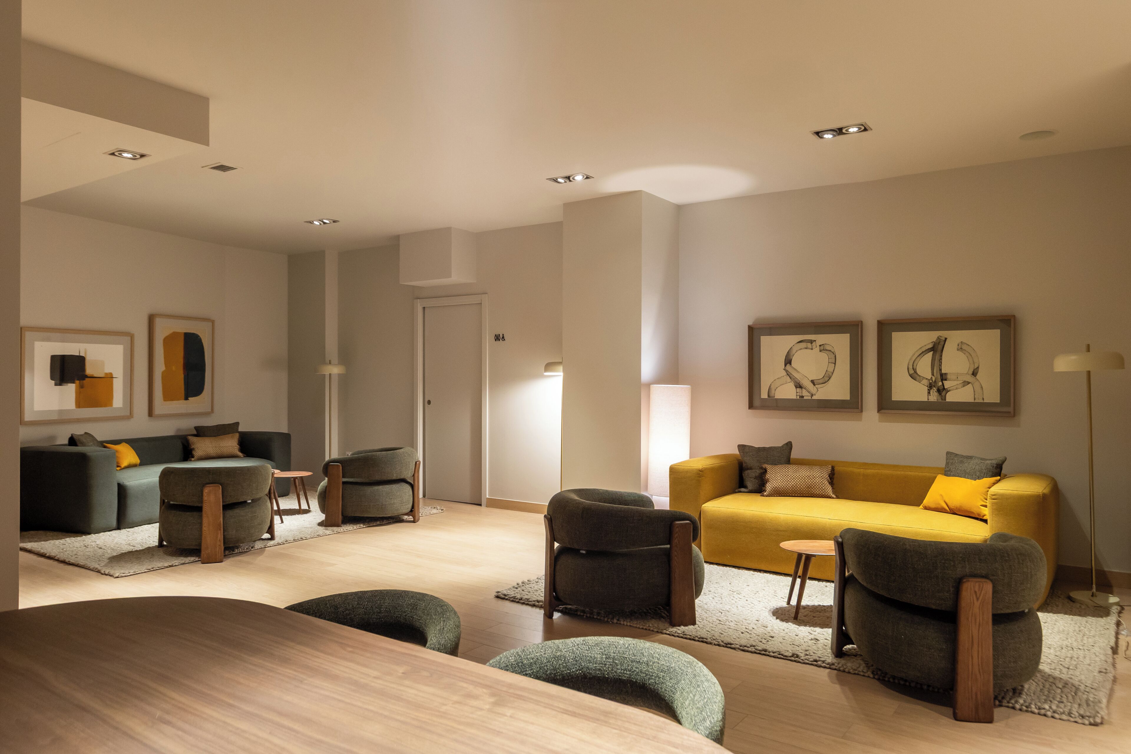 Coin salon dans le hall