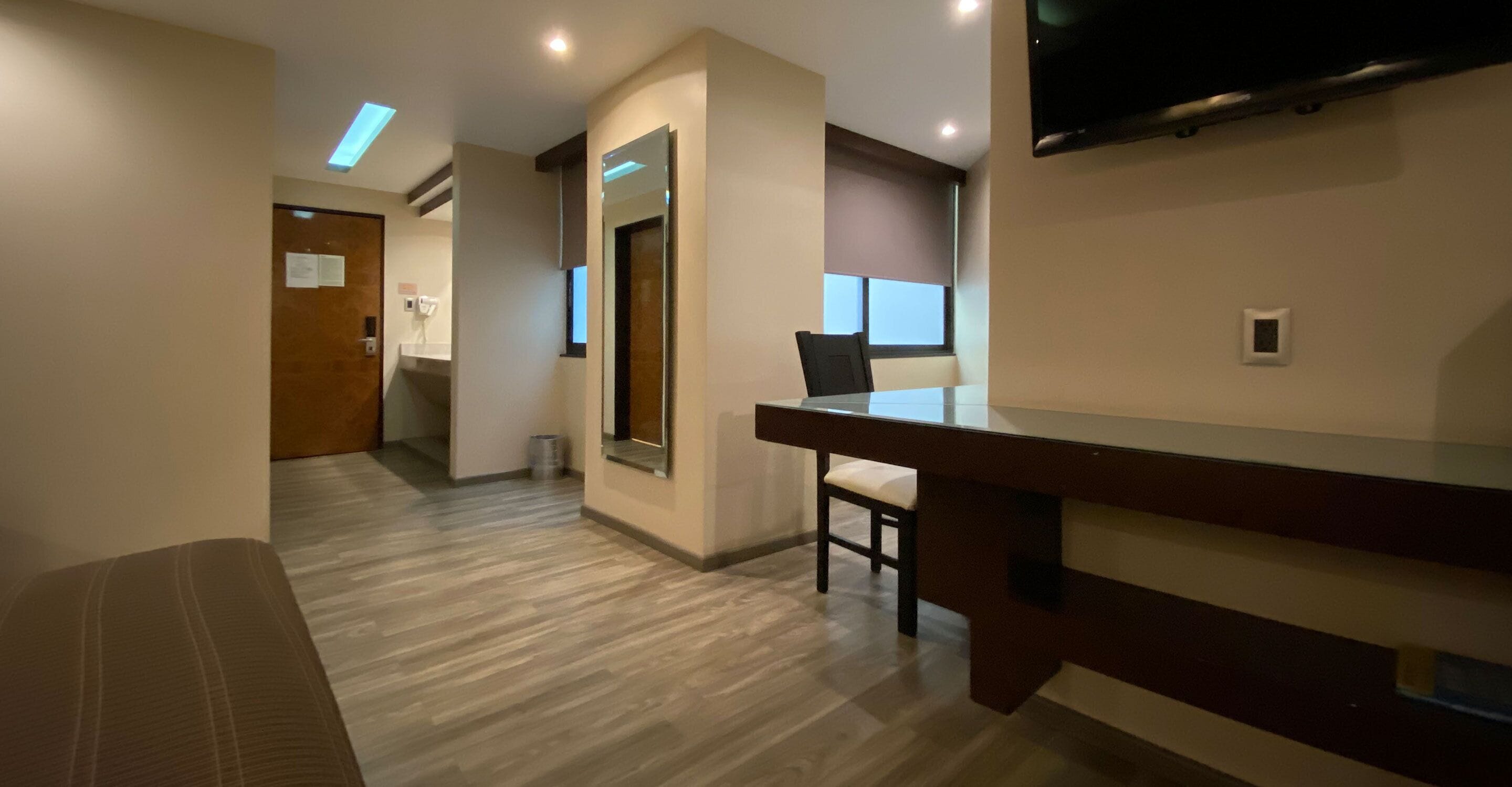 Comfort Room | Free WiFi, bed sheets