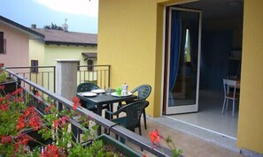 Estudi, balcó, vistes a la muntanya | Balcó