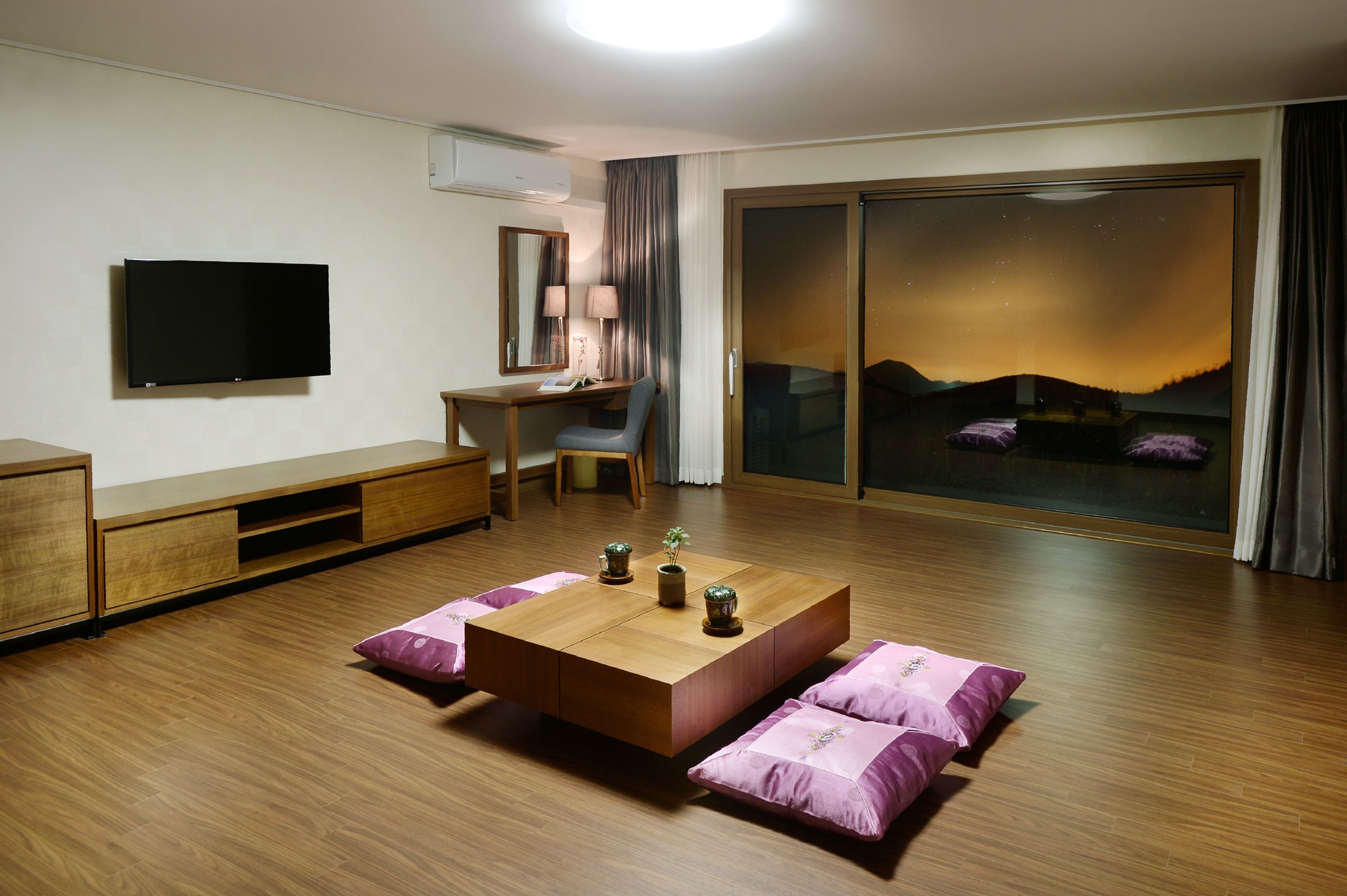 deluxe ondol room, balcony - extra fee for 4th person on site | in-room safe, desk, free wifi, bed sheets