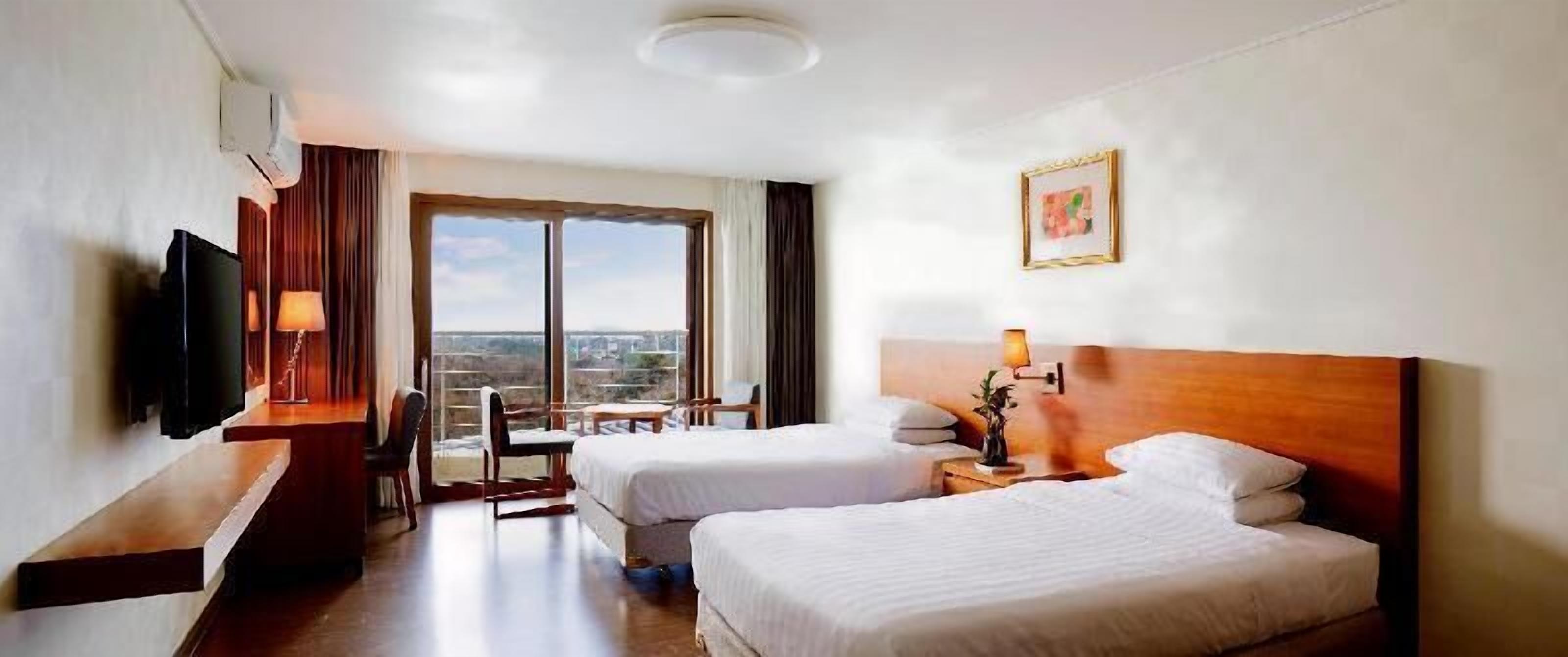 In-room safe, desk, free WiFi, bed sheets