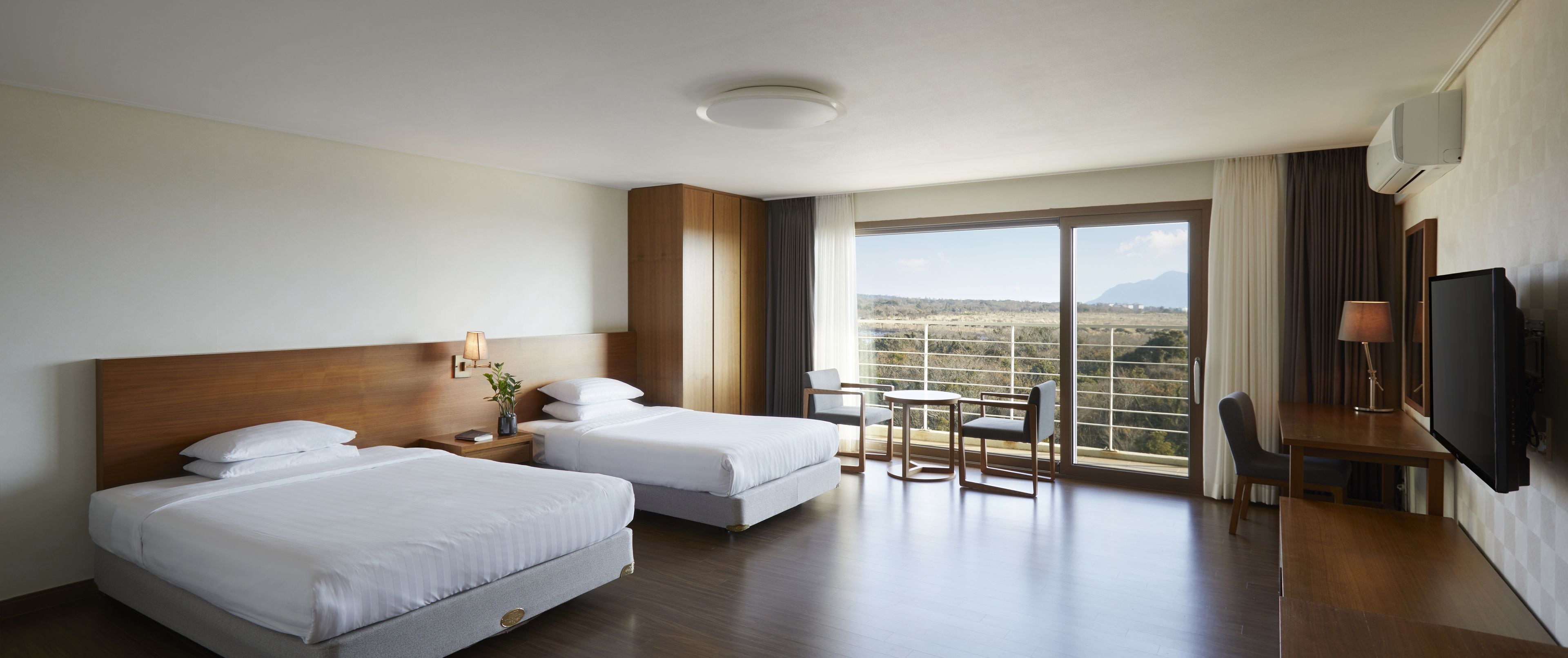 in-room safe, desk, free wifi, bed sheets