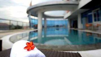 Indoor pool, outdoor pool